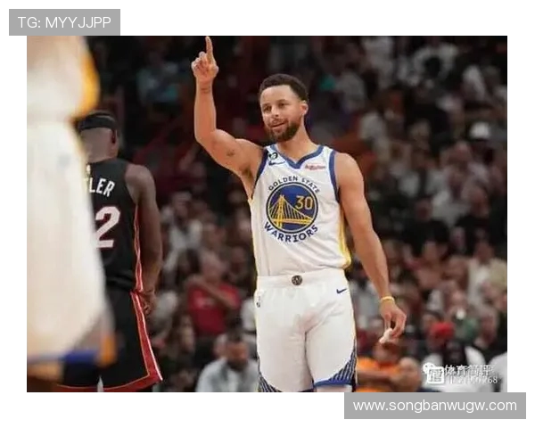 内史密斯半场手感冰冷仅得3分5篮板表现平平需提升进攻效率